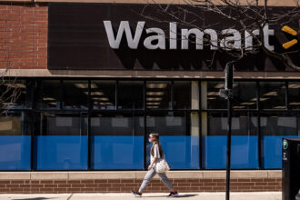 Walmart increases grocery discounts amid economic headwinds