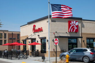 Ohio Chick-fil-A ruffles feathers with teen chaperone policy