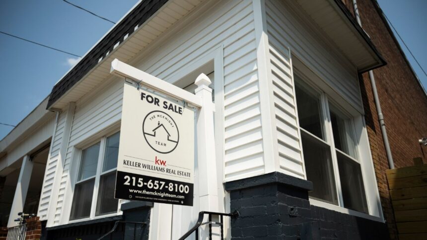 Mortgage rates fall to 10-month low