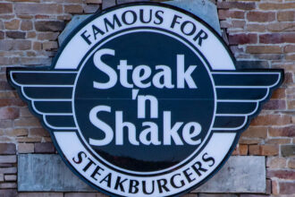 Steak 'n Shake slams Cracker Barrel CEO for eliminating 'old-timer' from logo: 'We take pride in our history'