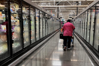 Walmart increases grocery discounts amid economic headwinds