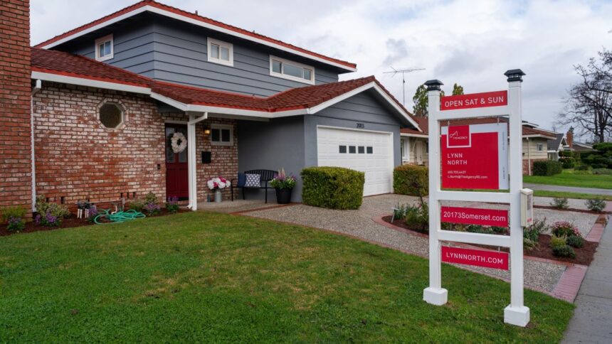 Mortgage rates tumble, marking largest weekly drop in a year