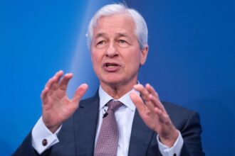 Jamie Dimon says economy is 'weakening,' warns of uncertain outlook