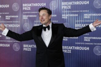 Elon Musk buys $1B worth of Tesla shares