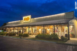 Cracker Barrel execs earned failing grade for pay, performance from proxy advisory firm last year