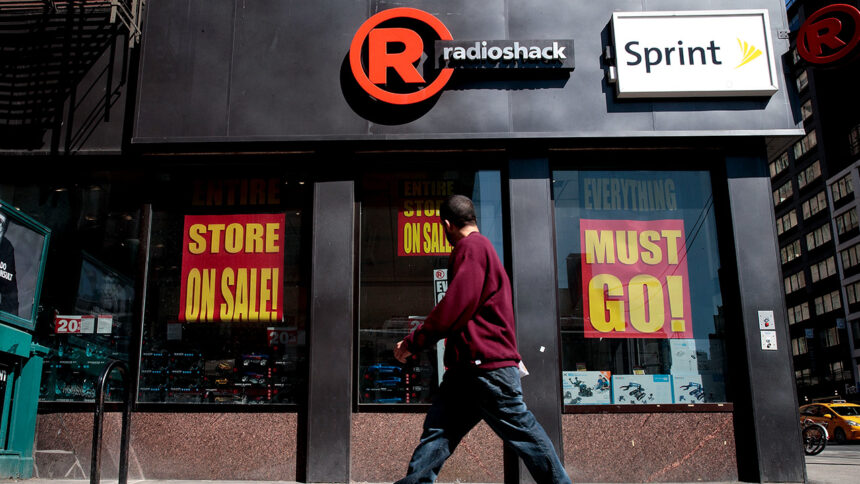 RadioShack, Pier 1 Imports owners accused of operating $112 million Ponzi scheme