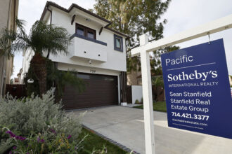 Mortgage rates tumble to lowest level since October 2024