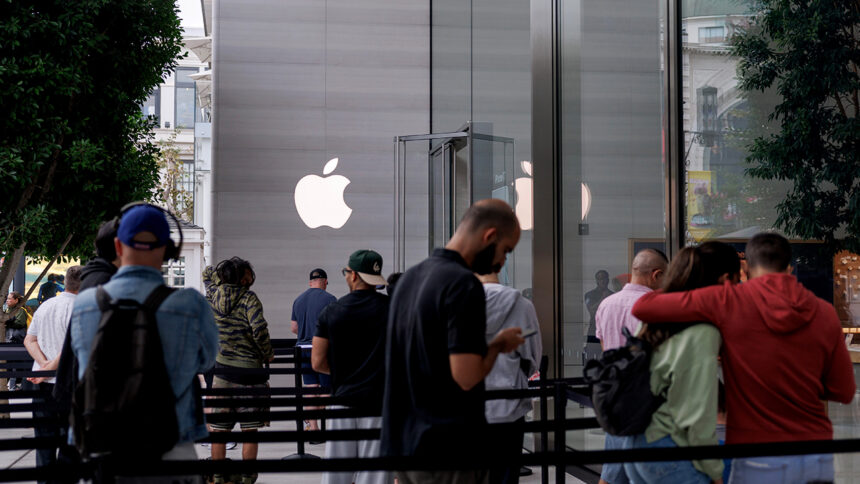 Apple building American-made AI servers ahead of schedule in new Houston facility, answering Trump call 1 Apple building American-made AI servers ahead of schedule in new Houston facility, answering Trump call