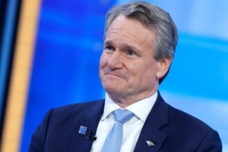 Bank of America CEO cautions over middle class feeling the 'pinch' as economy faces new threats 21 Bank of America CEO cautions over middle class feeling the 'pinch' as economy faces new threats