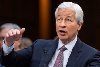 JPMorgan lifts interest income forecast after profit beats estimates