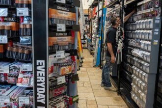 US businesses and consumers shoulder the bulk of tariff cost burden, Goldman Sachs finds