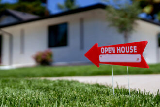 Mortgage rates fall for first time in 3 weeks